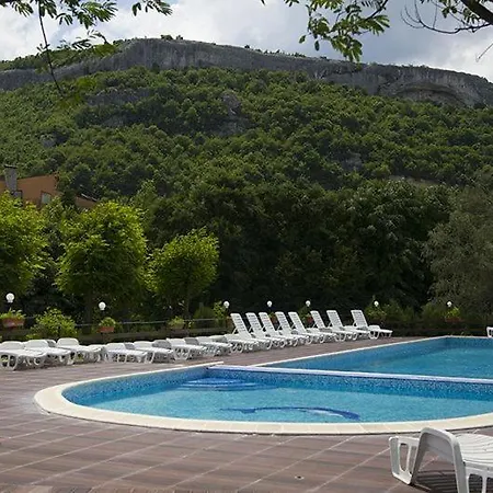 Complex Perpera